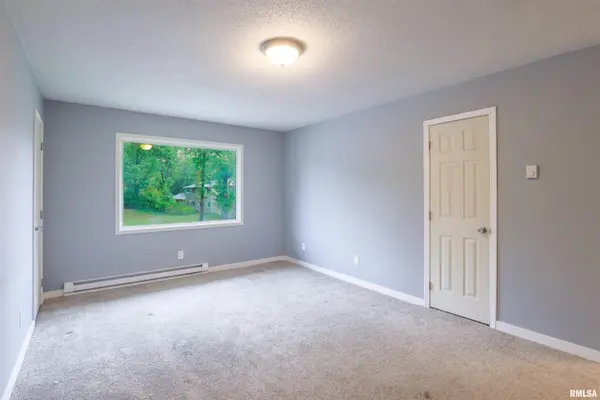 1433 & 1439 E WALNUT ST, Carbondale, IL 62901