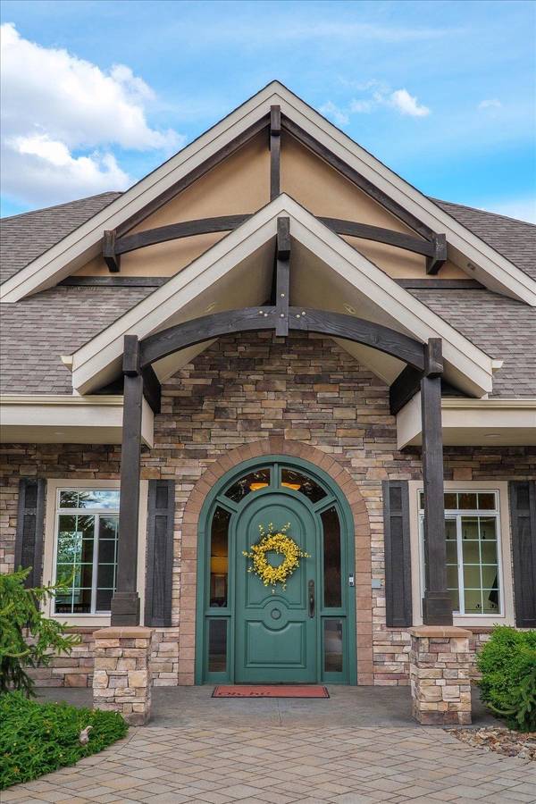 9910 N Elk Ln, Newman Lake, WA 99025