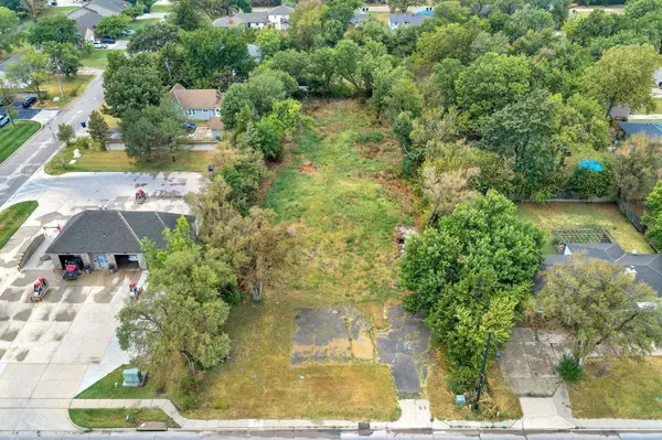 545 N Andover Rd, Andover, KS 67002