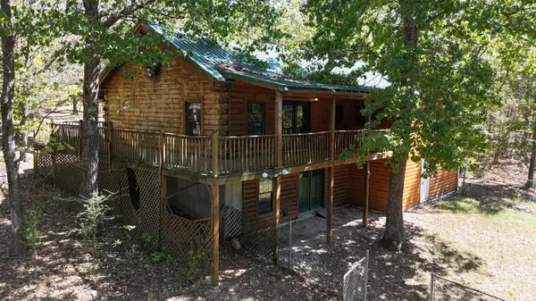 180 Nellie LN, Lampe, MO 65681