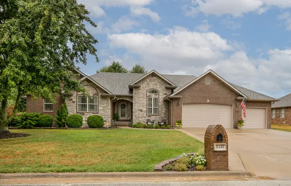 1441 S Charles PL, Bolivar, MO 65613