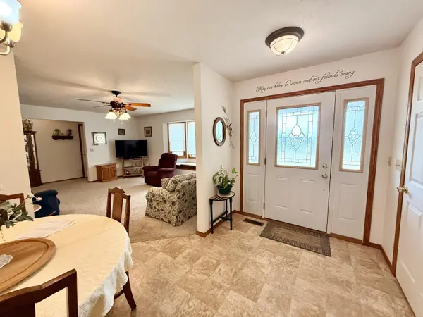 3015 Pool DR, Mountain Grove, MO 65711