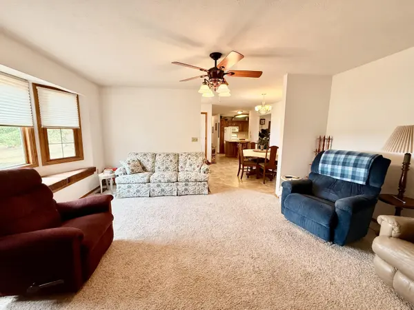 3015 Pool DR, Mountain Grove, MO 65711