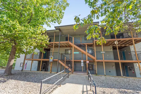 526 Notch LN #Apt 10, Branson West, MO 65737