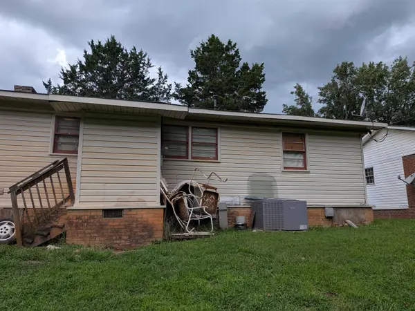 121 Lincoln DR, Spartanburg, SC 29306