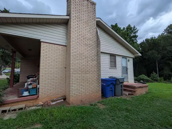 121 Lincoln DR, Spartanburg, SC 29306