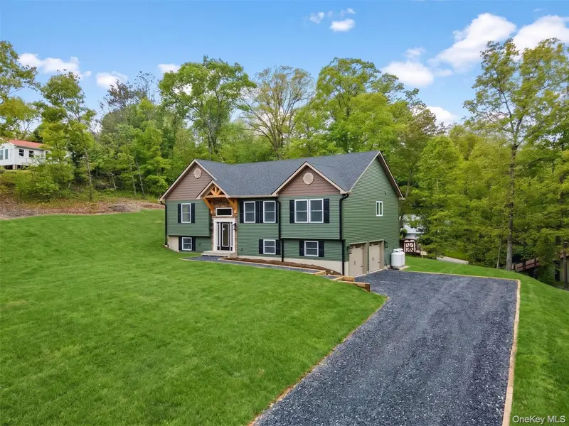 61 Smith AVE, Walden, NY 12586
