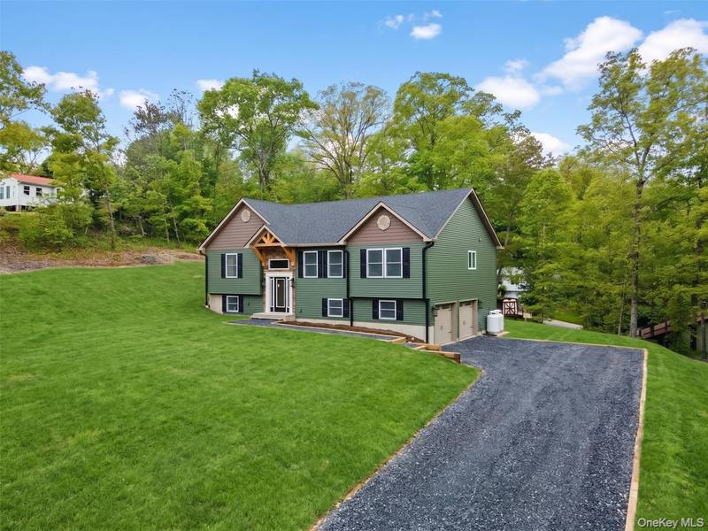 61 Smith AVE, Walden, NY 12586