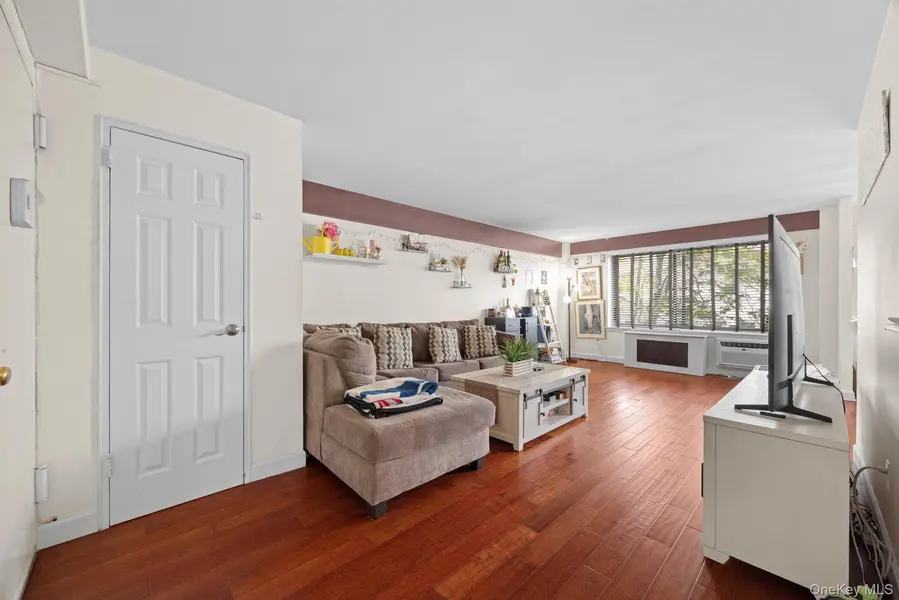 25 Lake ST #2E, White Plains, NY 10603