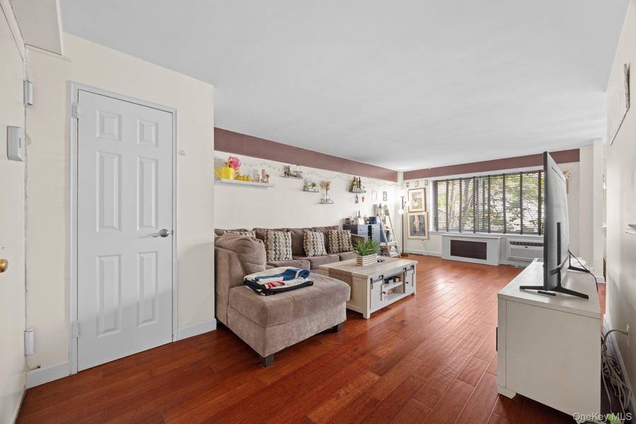 25 Lake ST #2E, White Plains, NY 10603
