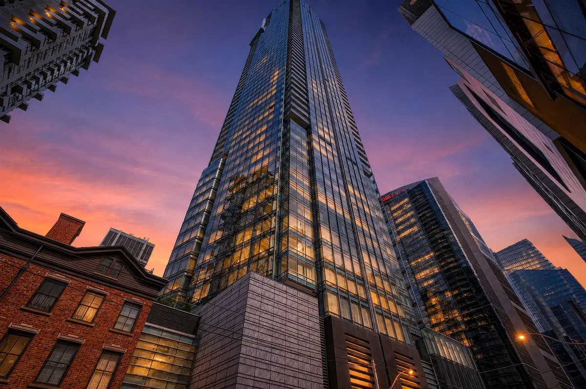 180 University AVE #2305, Toronto C01, ON M5H 0A2