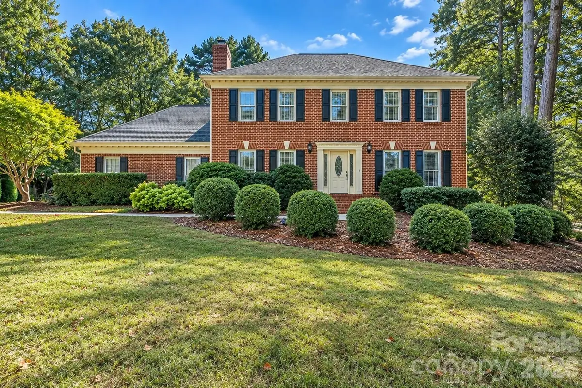 591 19th Avenue LN NW, Hickory, NC 28601