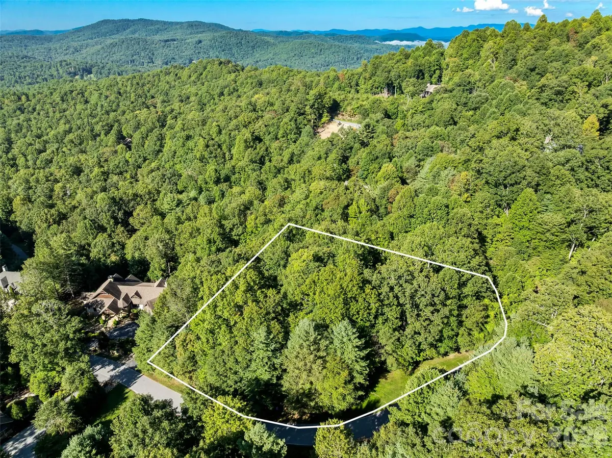 129 Falls Summit RD #385, Hendersonville, NC 28739
