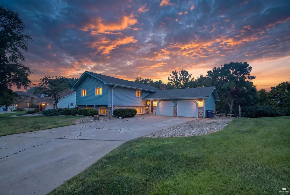 2941 Dimrill Stair, Manhattan, KS 66503