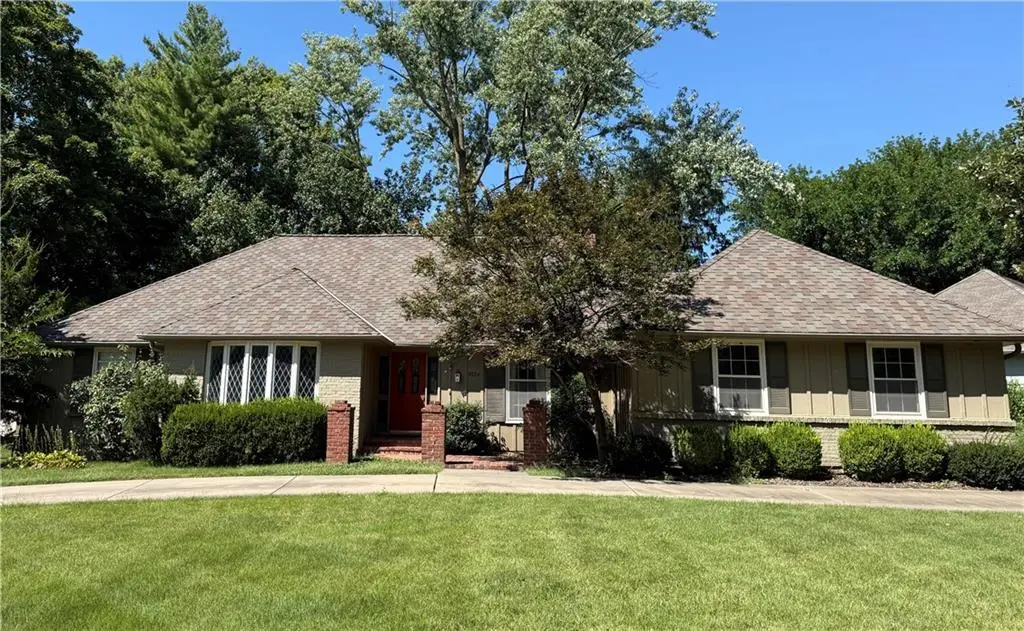 8124 Granada RD, Prairie Village, KS 66208