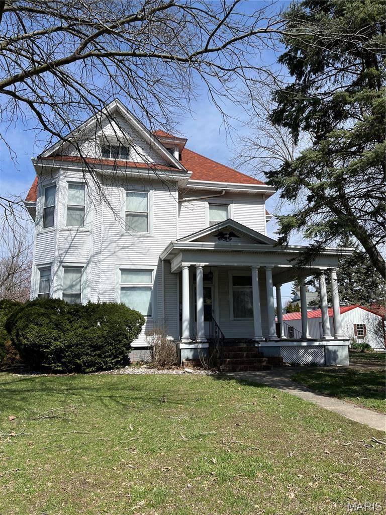 101 E 1st North ST, Mount Olive, IL 62069