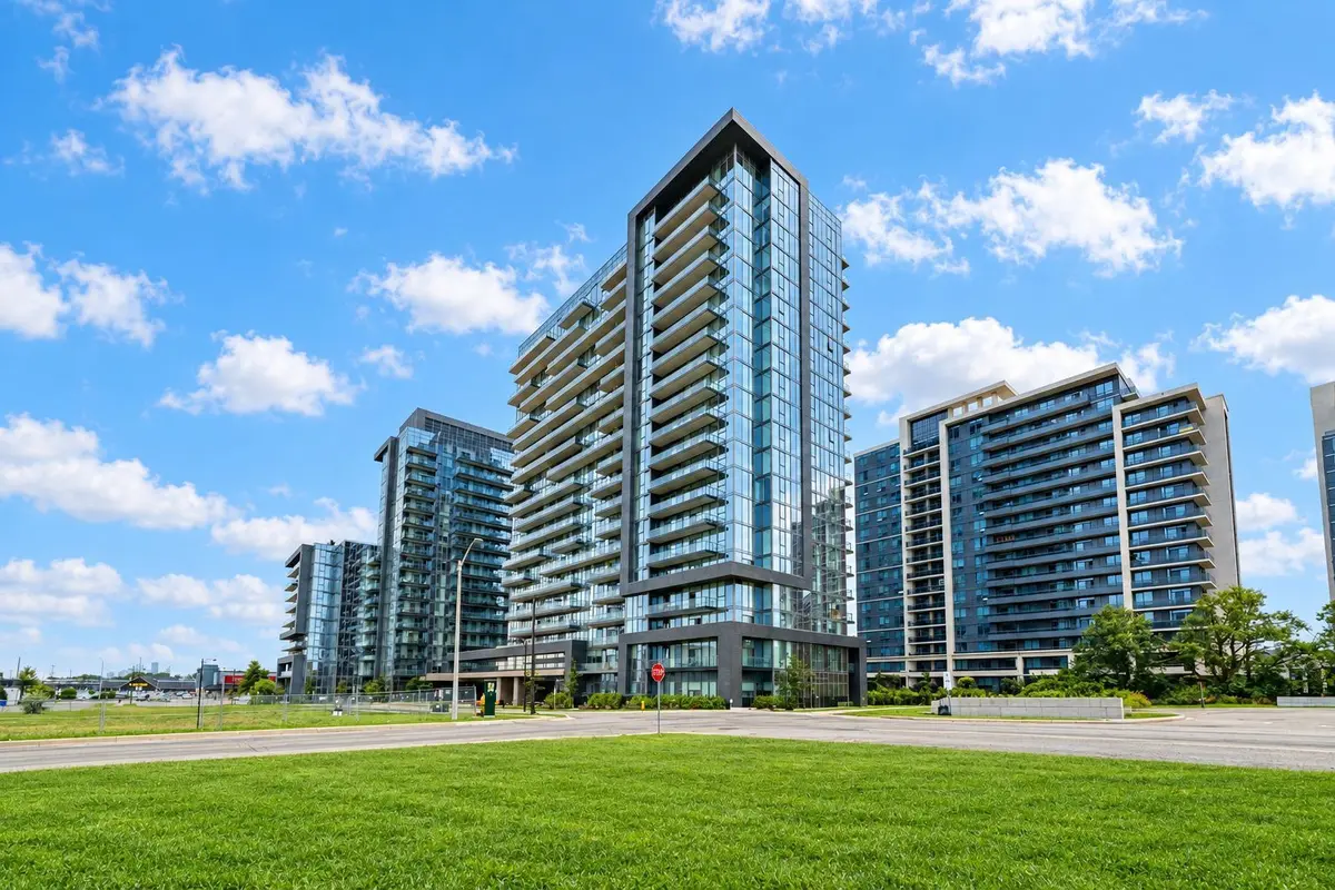 20 Gatineau DR #803, Vaughan, ON L4J 0L3