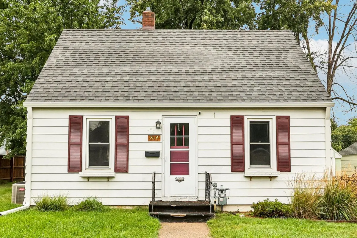 814 8th AVE SW, Faribault, MN 55021
