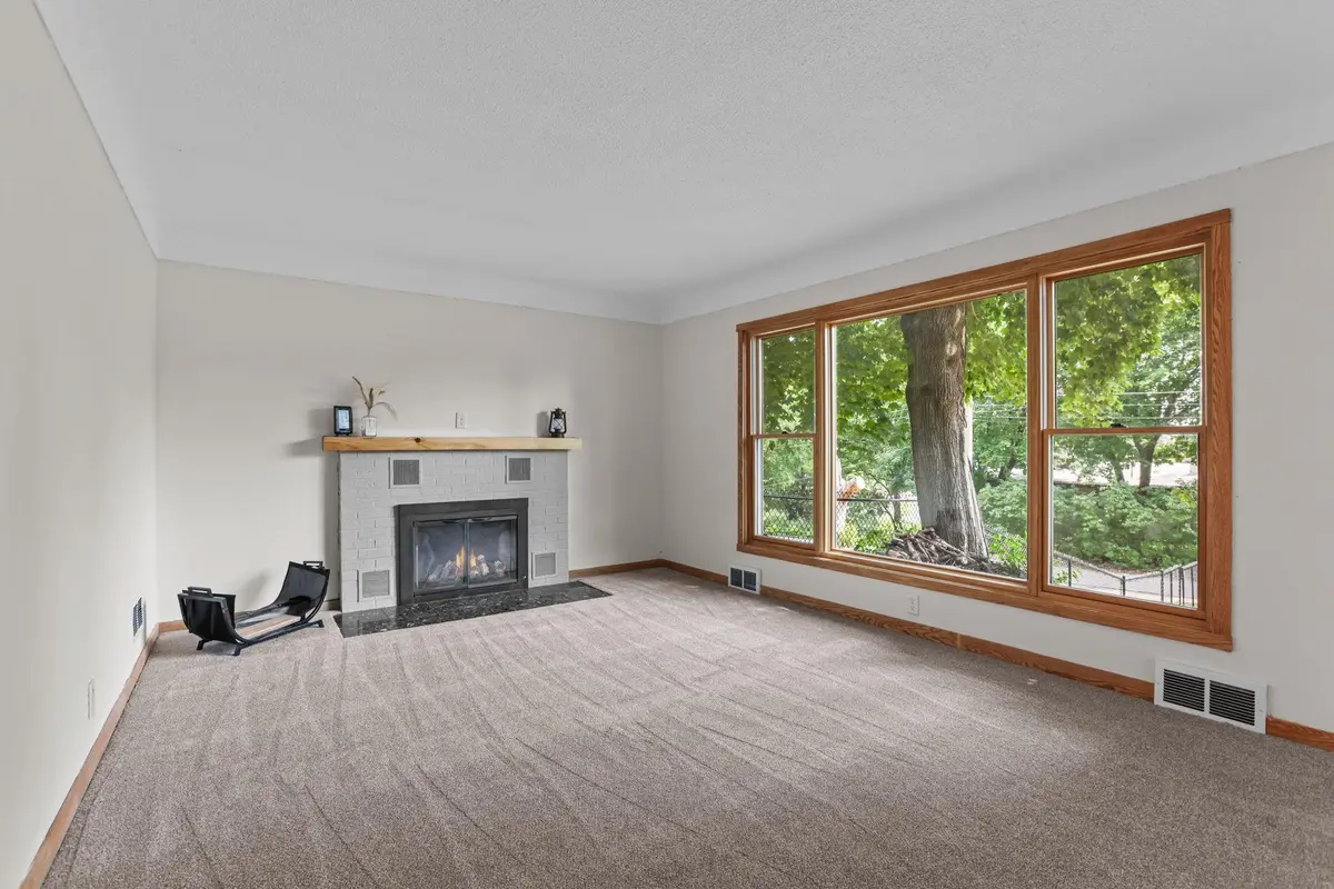 304 17th AVE N, South Saint Paul, MN 55075
