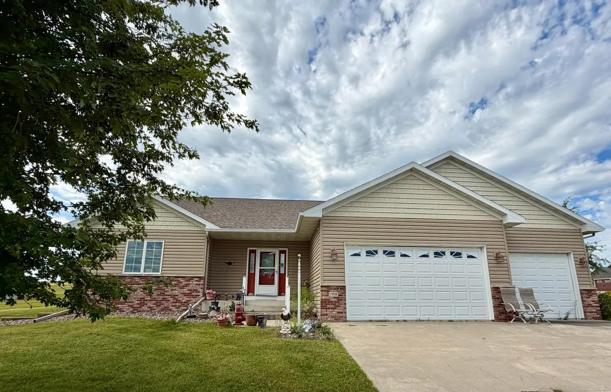 1908 Country View DR, Saint Charles, MN 55972