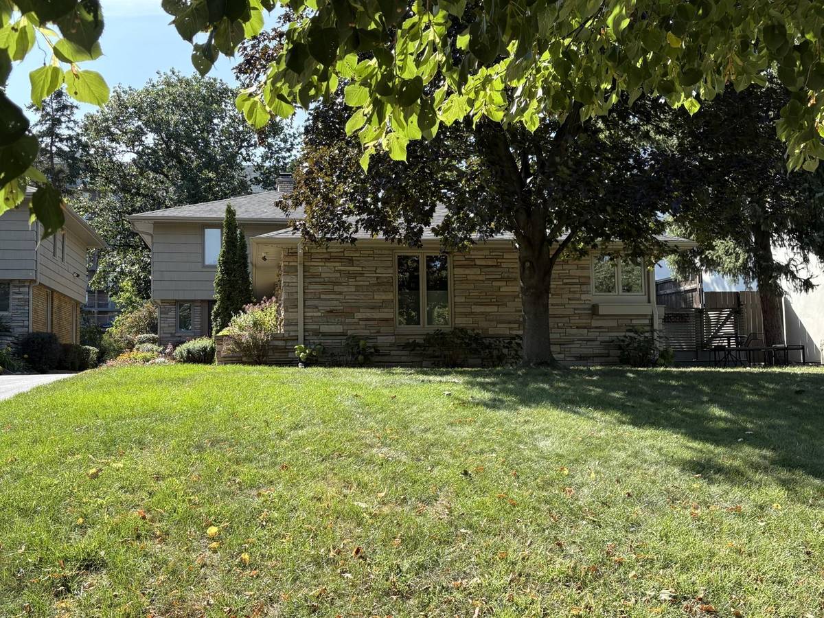 2719 W 28th ST, Minneapolis, MN 55416