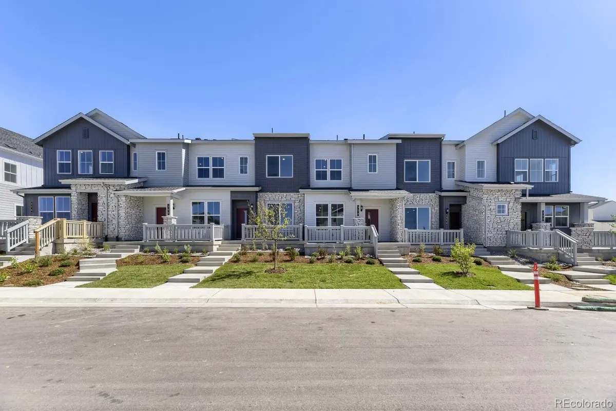 366 N Bersshine CT, Watkins, CO 80137