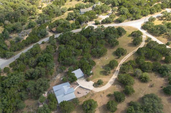 102 Leach LN, Wimberley, TX 78676