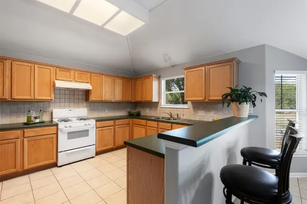 284 Honeycomb CIR, Driftwood, TX 78619