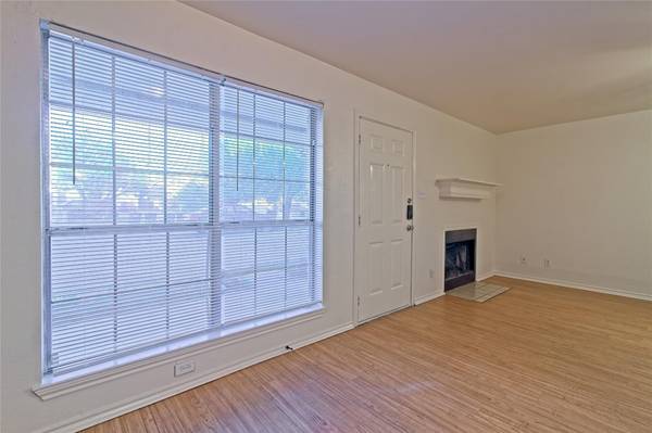 2211 Creekside A LN #A, Georgetown, TX 78626
