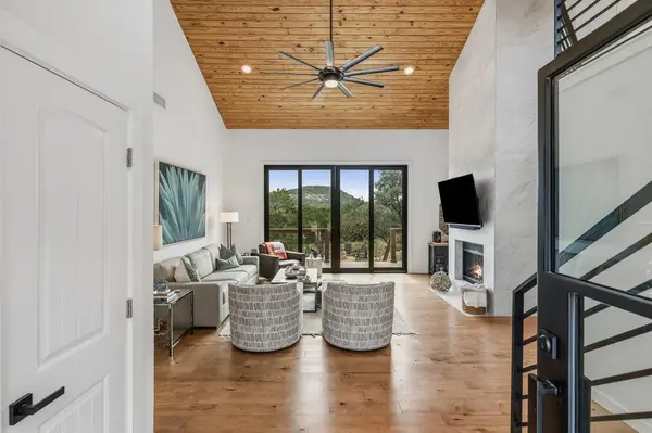 109 Freedom DR, Wimberley, TX 78676