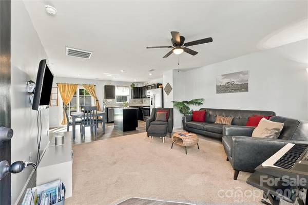 2438 Thorn Spring LN SE, Concord, NC 28025