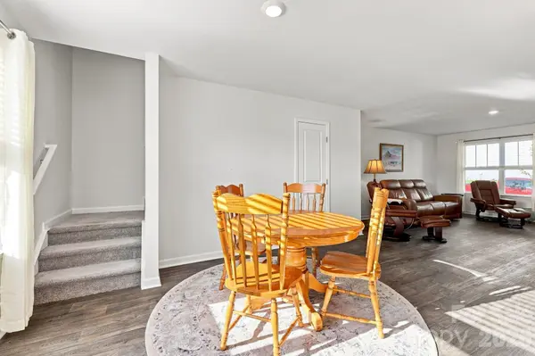 16 Madelyn DR, Clyde, NC 28721