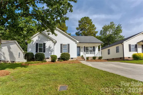 1209 Moss Acres CT, Kannapolis, NC 28081