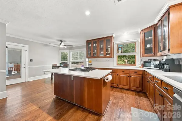 1602 Fairway DR, Newton, NC 28658