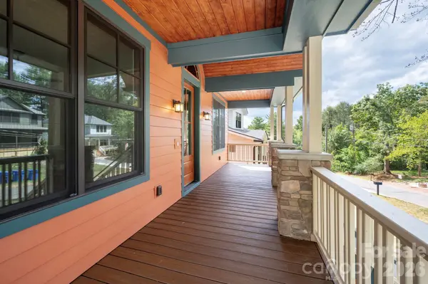 26 Grindstaff DR, Asheville, NC 28803