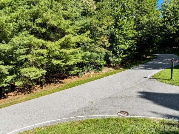129 Falls Summit RD #385, Hendersonville, NC 28739