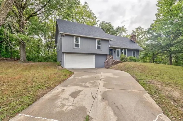 5409 NW Fox Hill RD, Parkville, MO 64152