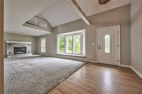 5409 NW Fox Hill RD, Parkville, MO 64152