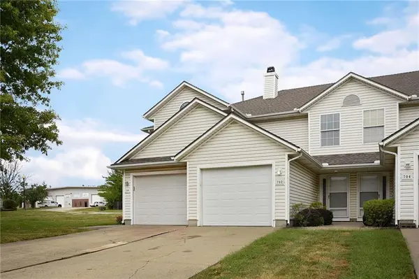 702 SE 13TH ST, Lee's Summit, MO 64081