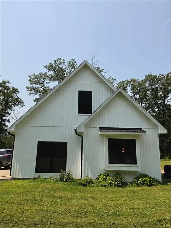 21868 Rosewood DR, Versailles, MO 65084