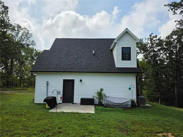 21868 Rosewood DR, Versailles, MO 65084