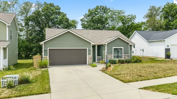 16811 Hatstick CT, Fort Wayne, IN 46845