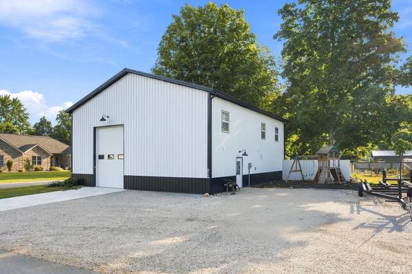 10801 N Lower Lake Shore DR, Monticello, IN 47960