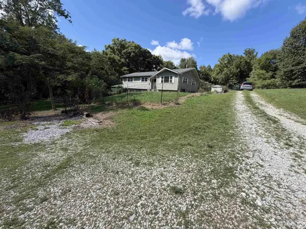 942 Sunny Acres DR, Bedford, IN 47421-7822