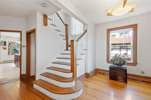 5 Woodland PL, White Plains, NY 10606