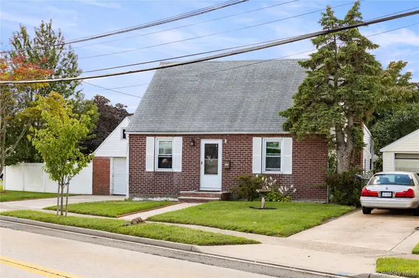 236 Dogwood AVE, Franklin Square, NY 11010