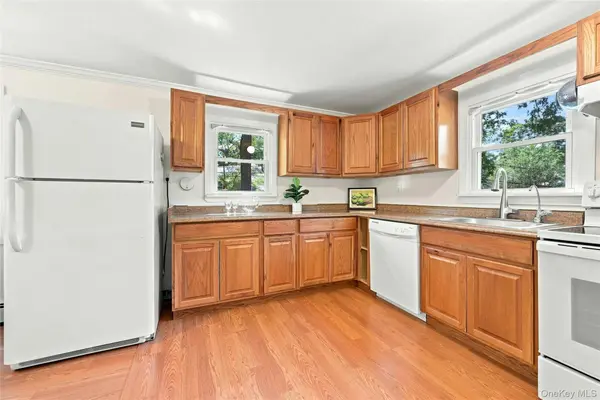 52 Valley DR, Sound Beach, NY 11789