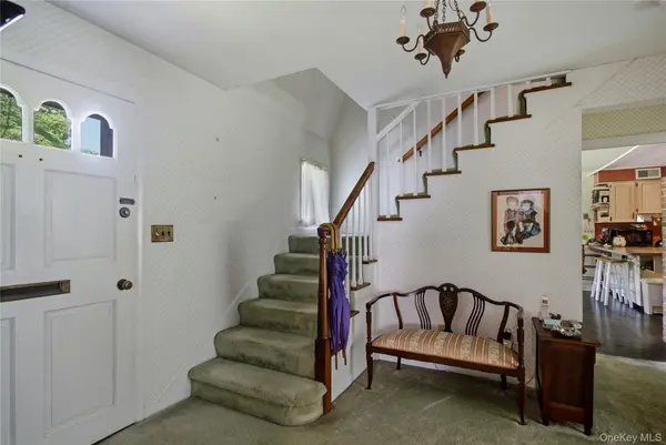 1 Grandview CIR, Pleasantville, NY 10570