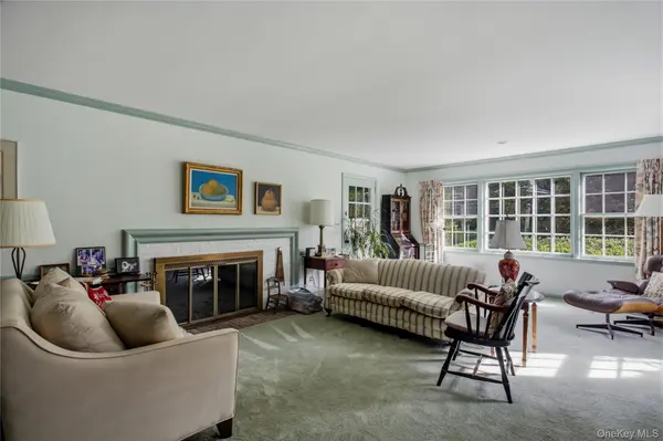 1 Grandview CIR, Pleasantville, NY 10570