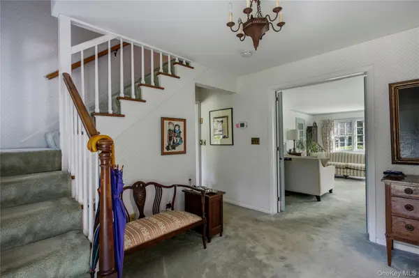 1 Grandview CIR, Pleasantville, NY 10570